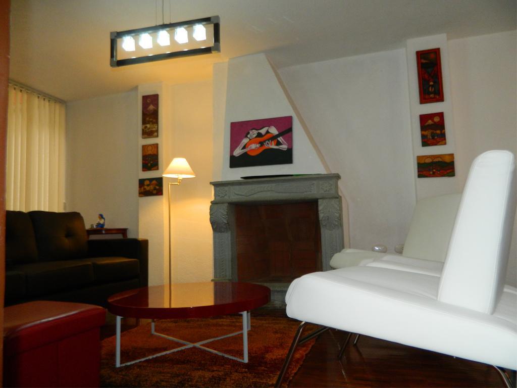 Itsahome Apartments - Torre Santos كويتو الغرفة الصورة